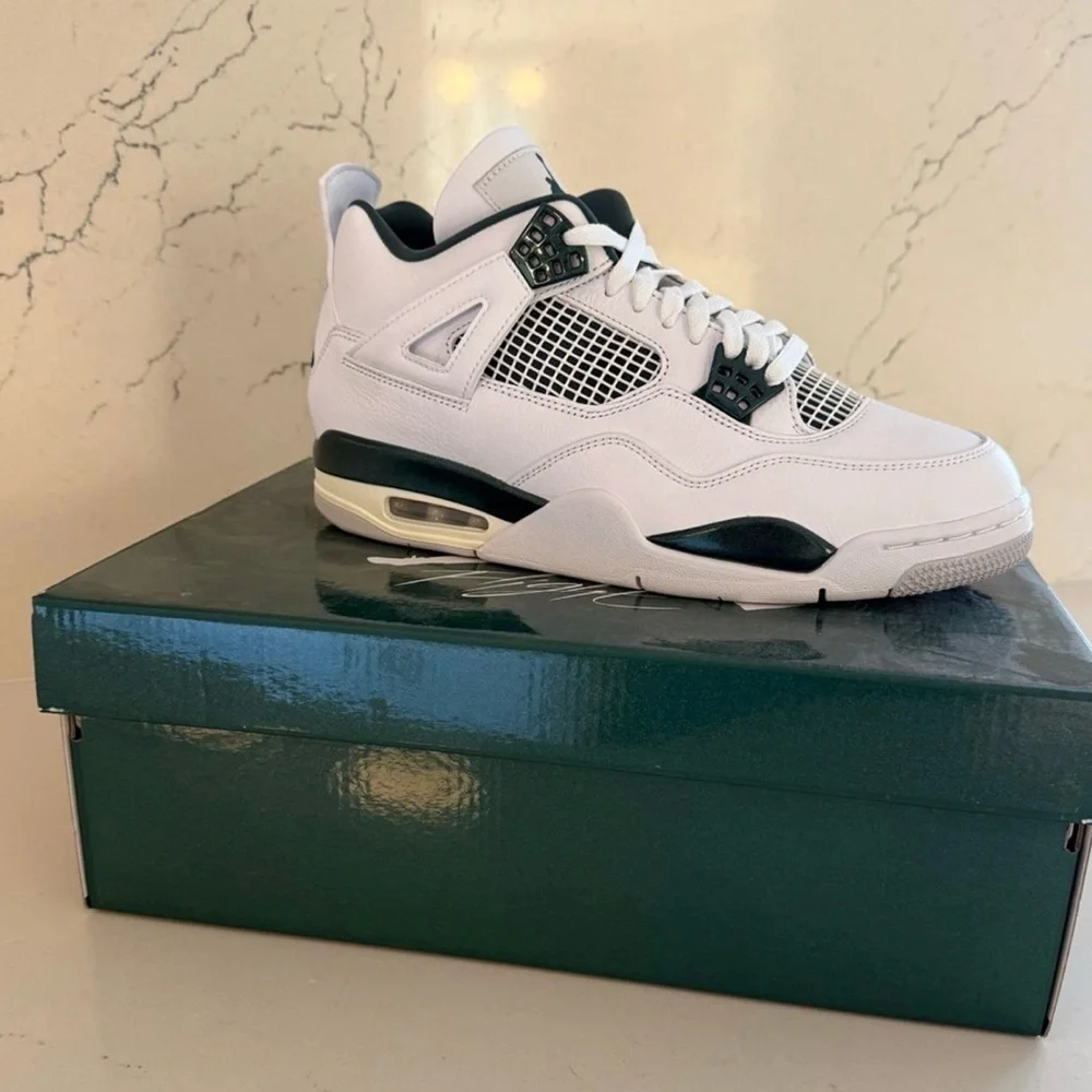 Air Jordan 4 Retro White / Oxidized Green Mens Size 10 New in Original Box